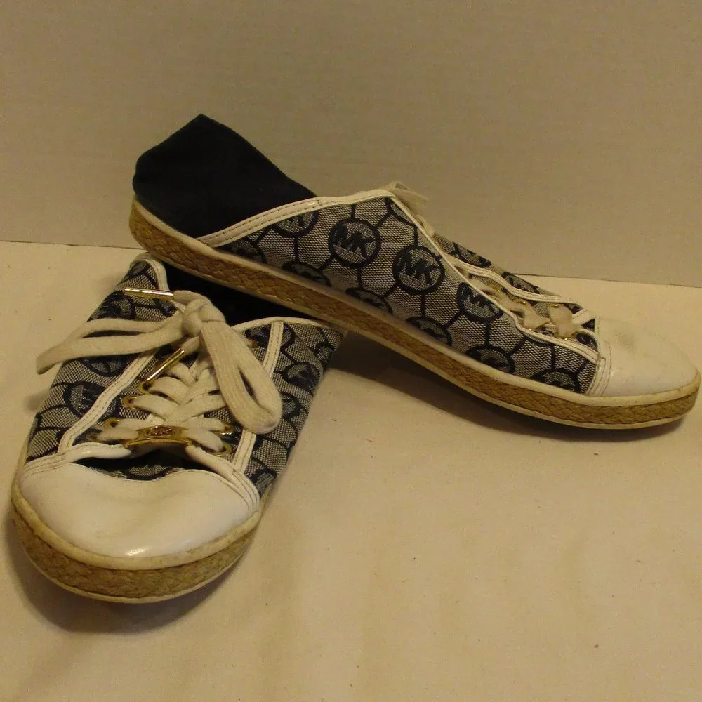 MICHAEL Michael Kors Shoes Woman Size 8.5 Blue White Outdoor Travel Resort Shoes